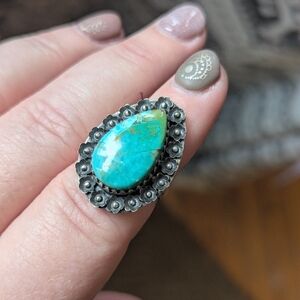 Sz 7 Kingman Turquoise Teardrop Sterling Silver Ring With Floral Border